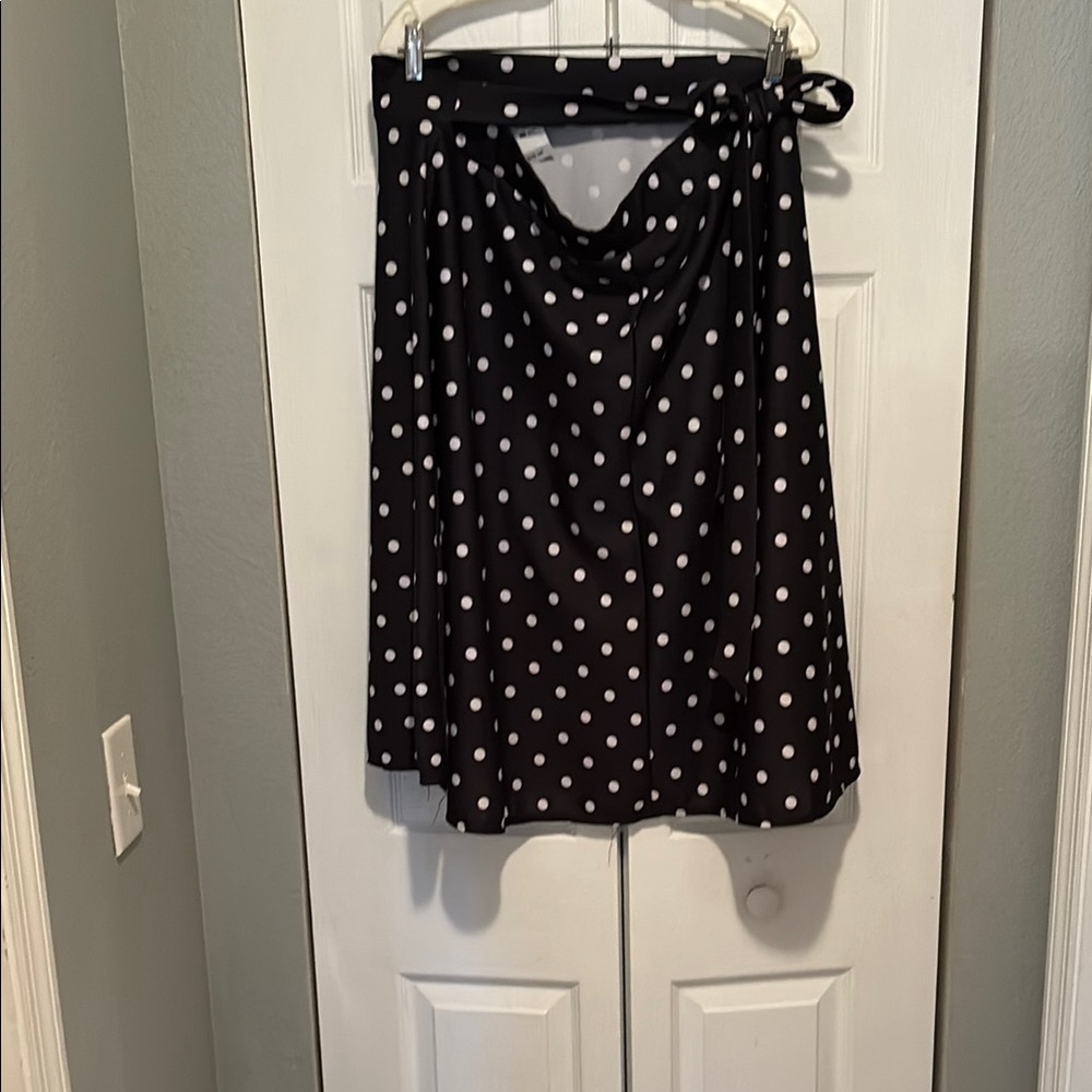 Polka Dot Skirt - Black and White Plus Size 22/24